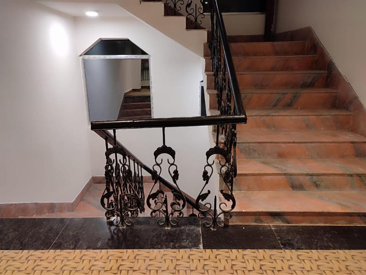 Staymaker Hotel Mohan Palace Baharampur Экстерьер фото