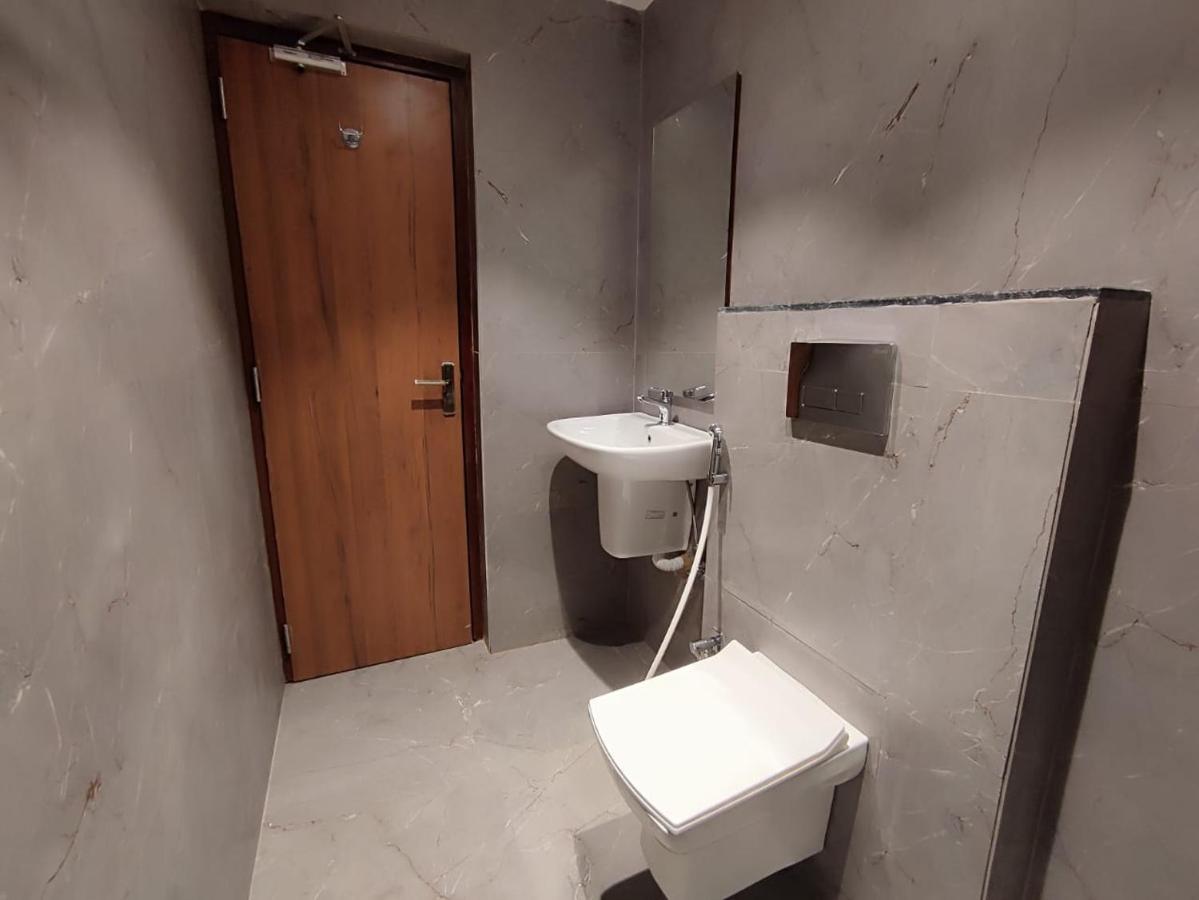 Staymaker Hotel Mohan Palace Baharampur Экстерьер фото