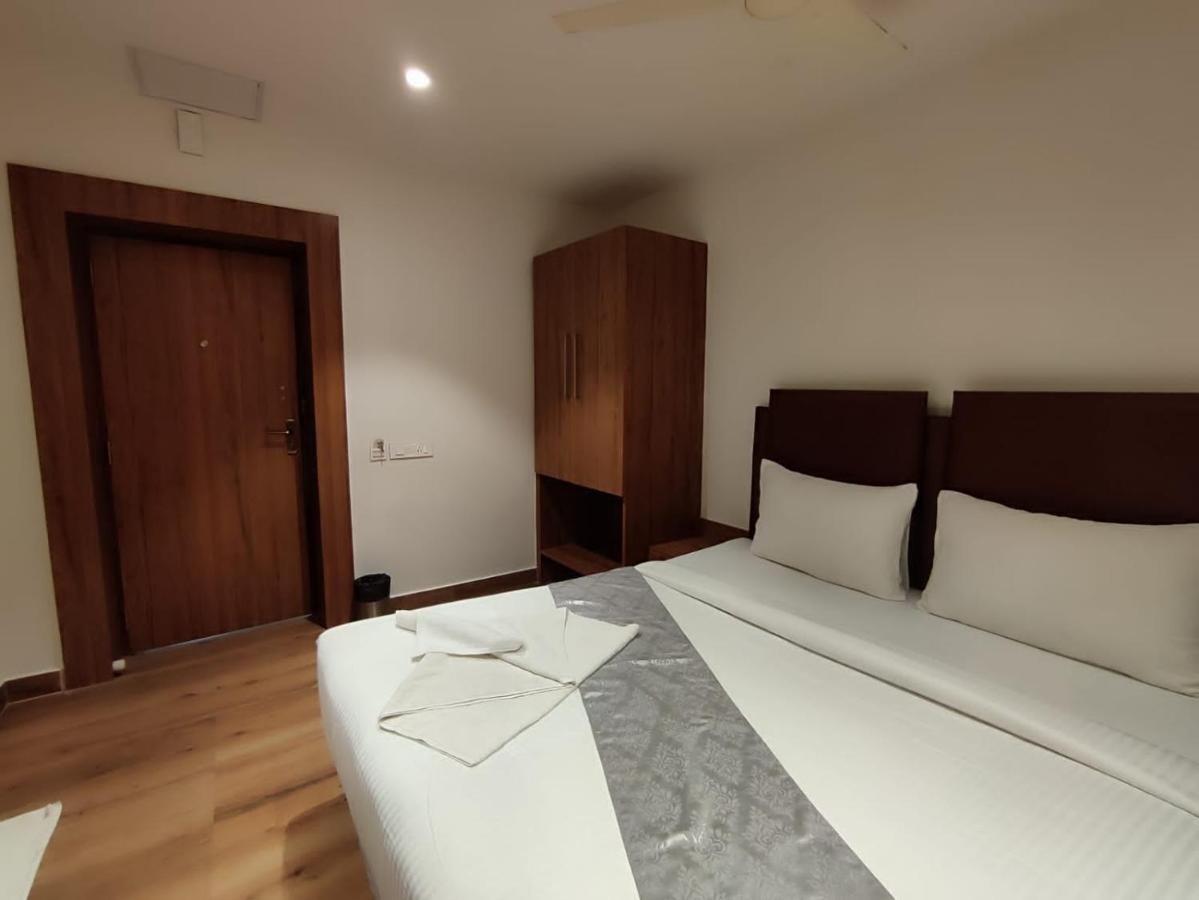 Staymaker Hotel Mohan Palace Baharampur Экстерьер фото