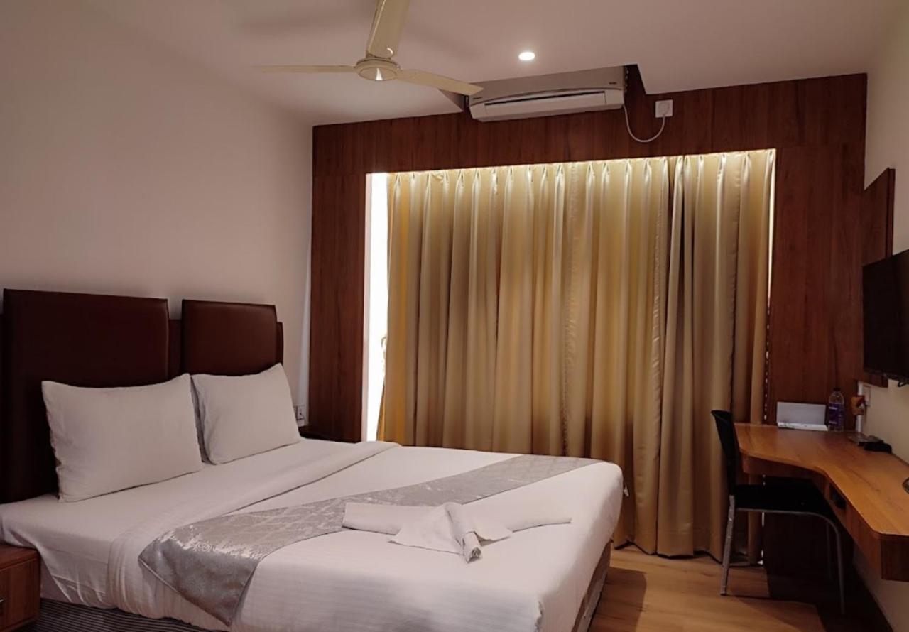 Staymaker Hotel Mohan Palace Baharampur Экстерьер фото
